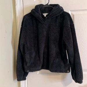 R+R long sleeve soft hooded pullover for women. New with tags. Size XL